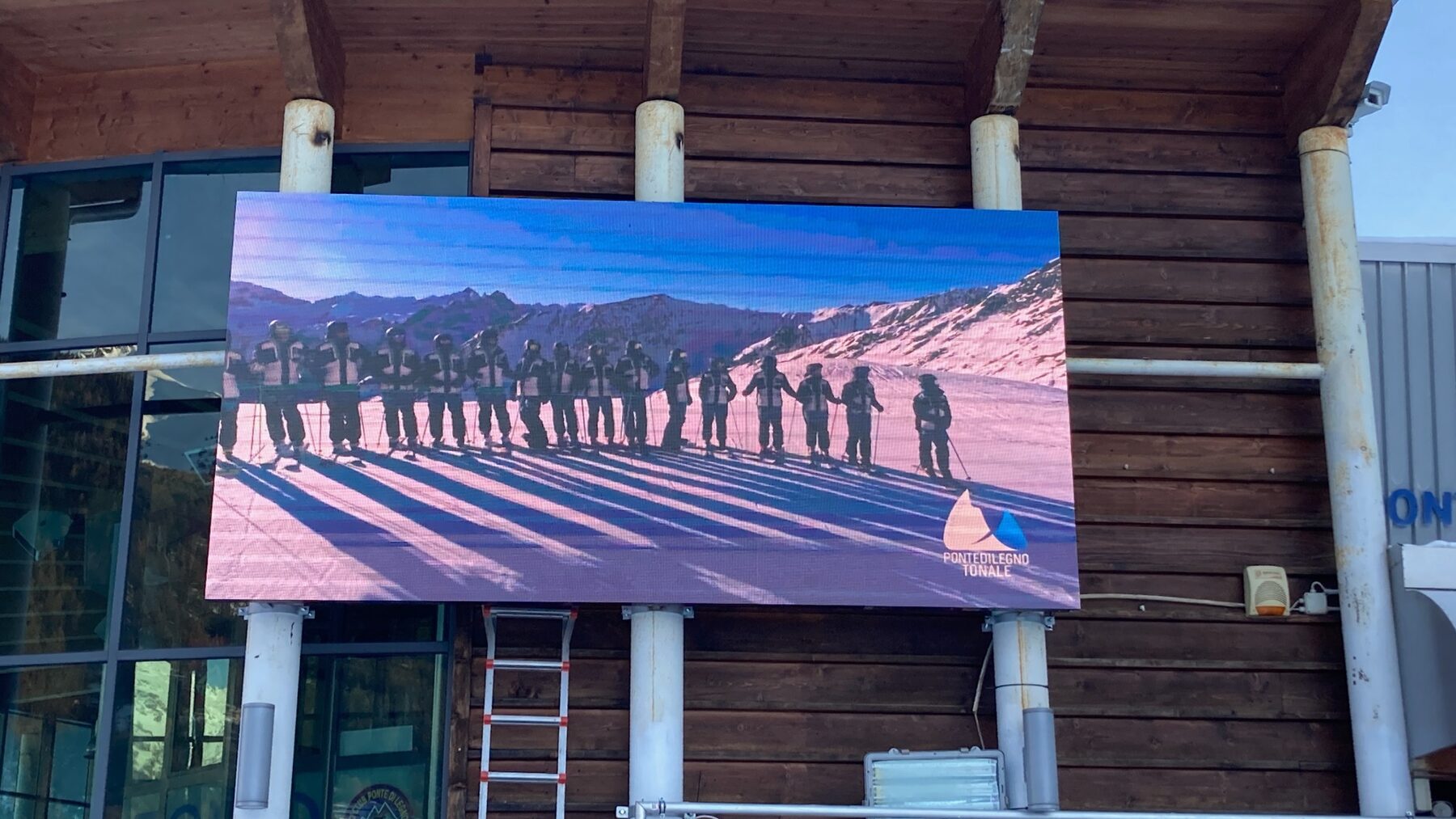 Ledwall installato presso un impianto del comprensorio Pontedilegno Tonale